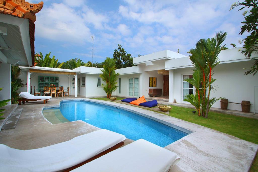 Villa Mutiara Putih By Optimum Bali Villas Seminyak  Phòng bức ảnh