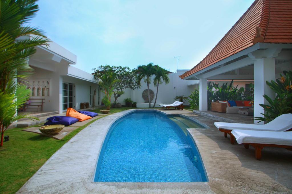 Villa Mutiara Putih By Optimum Bali Villas Seminyak  Phòng bức ảnh